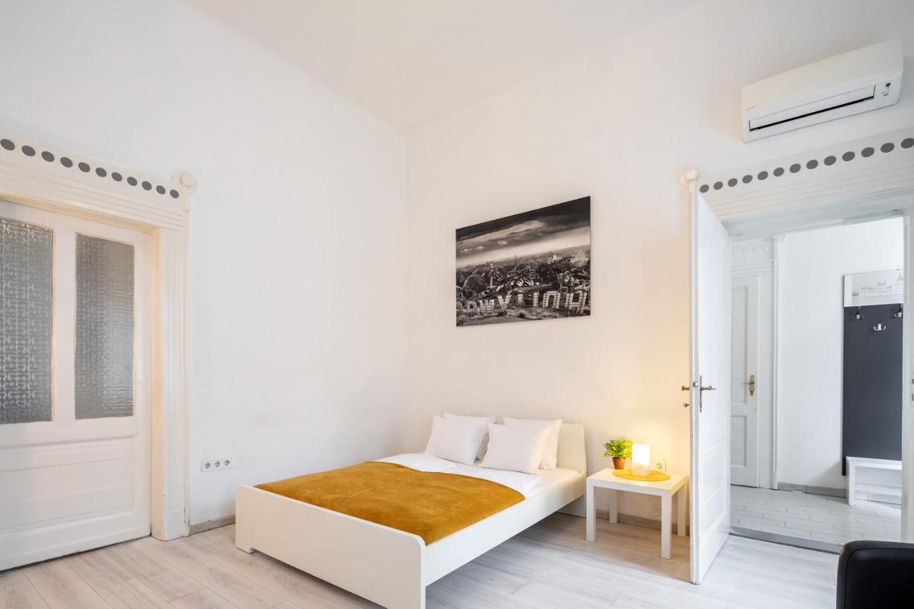 New, High Quality Apartment In The City Center Boedapest Buitenkant foto